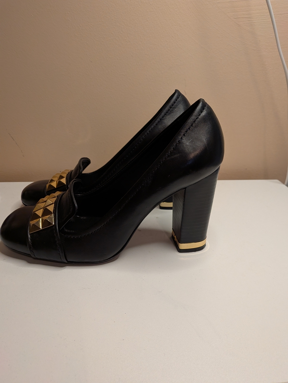 Tory Burch Black Leather Gold Stud Block Heel Pumps Size 7 - Picture 2 of 14